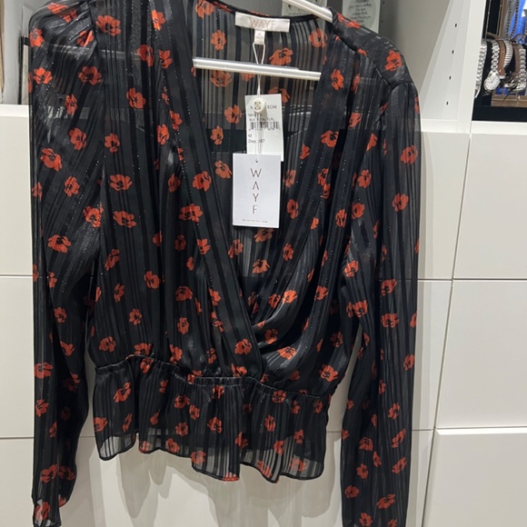 Woman's sheer top - Picture 3 of 4